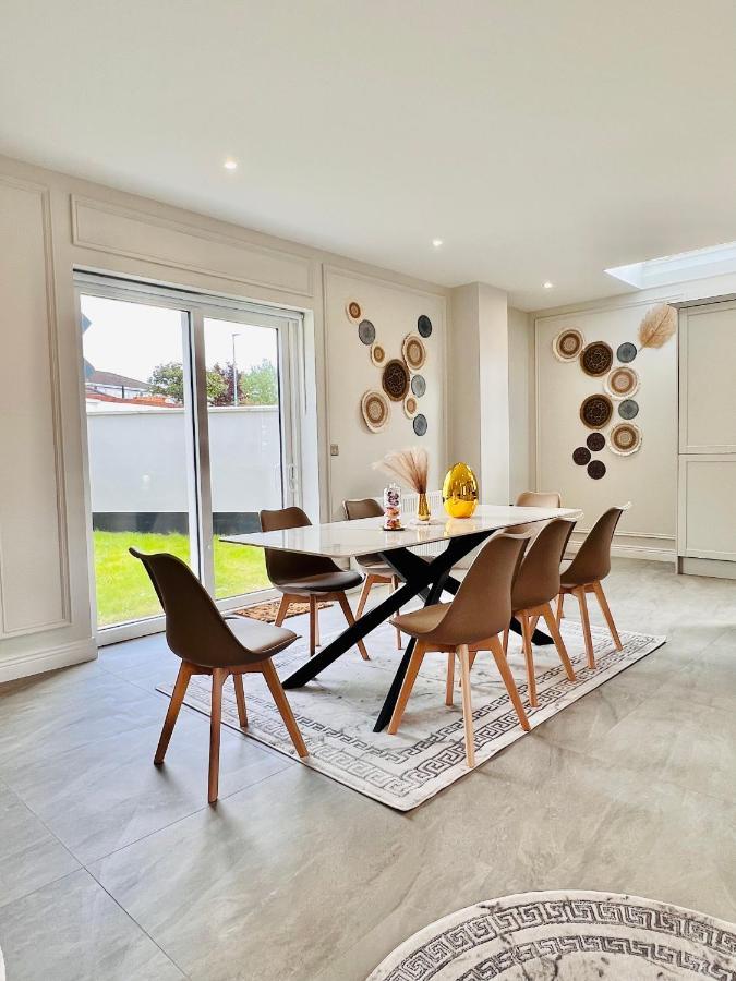 Gems In Ratoath Villa ภายนอก รูปภาพ